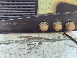 Vintage Bakelite GE General Electric AM/FM Tube Radio Model 218 parts or restore 2