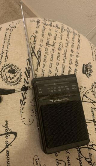 Vtg Realistic Hand Held Portable Am - Fm Radio Shack Radio Model 12 - 725 J4