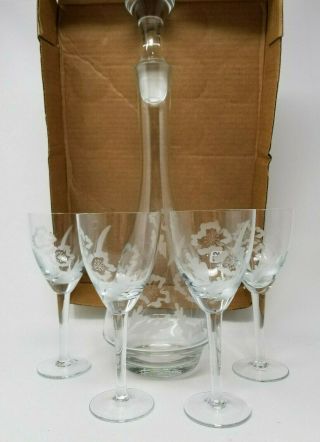 Vintage 4 Piece Etched Glass Wine Decanter Set And Glasses Flowers Nature Motif