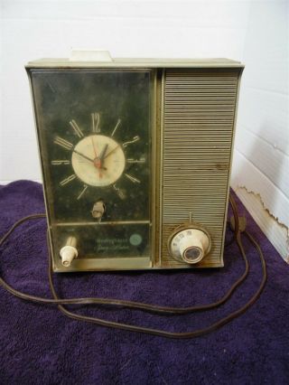 Vintage Westinghouse Tube Clock Alarm Am Radio For Part Repair Turns On