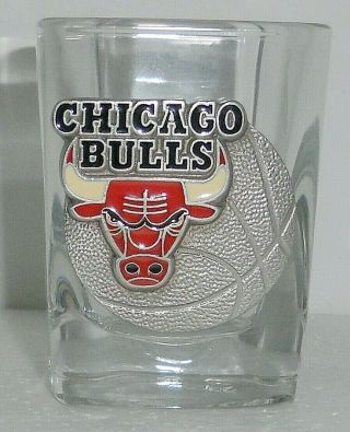 Chicago Bulls Nba Square 2 Oz Shot Glass With Pewter Bull And Basketball Emblem
