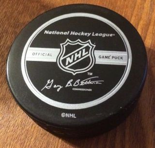 CALGARY FLAMES NHL OFFICIAL GAME PUCK INGLASCO 2