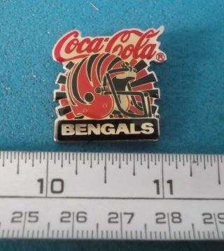 Cincinnati Bengals Nfl Football Coca - Cola Helmet Logo Brooch Pin N249