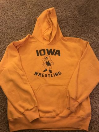 Iowa Hawkeye Wrestling Sweatshirt Hoodie Gold Size S