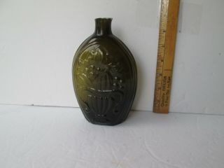 Antique O.  P.  Halfpint Glass Flask Corn.  Urn Circa 1820 - 1850 Golden - Olv.  Amb.  Nrmint