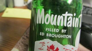 Mountain Dew Hillbilly GREEN soda bottle 7 oz Filled by Ed Broughton X - RARE 2