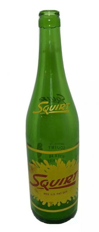 Vintage Squirt 8 Oz 1 Pt Glass Green Soda Pop Bottle 11.  5 " H X 3 " W Scuffs Collect