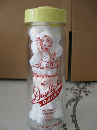 Vintage Daylight Dairy (ludlow,  Ma) 8 Oz.  Hygeia Glass Baby Bottle