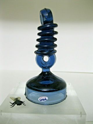W Wings Stand Up Strain 4 5/8 Inch Tall Glass Insulator Midnight Blue