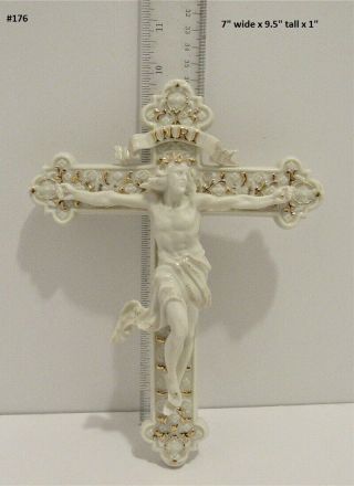 Lenox Ivory And Gold Trimmed Porcelain Cross Crucifix.  Hangs On The Wall 9.  5 "