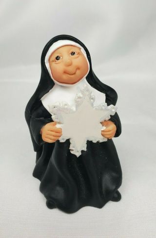Sister Folk Abbey Press Nun With Snowflake Figurine One Of A Kind 44295 2006