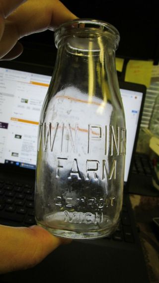 Detroit,  Mich.  Twin Pines Farm Rehp Milk Bottle & Matching Cap Michigan Mi Dairy