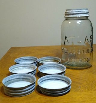 Atlas Strong Shoulder 1 Quart Mason Jar W/ 6 Zinc Milk Glass Lids