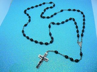 A Vintage Oval Black Bead Roman Catholic 5 Decade Holy Rosary Crafted In Italy