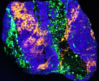 Franklin Nj Fluorescent Mineral - Hardystonite - Clinohedrite - Willemite - Franklinite