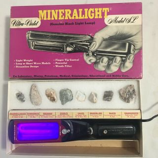 Rare Vintage Bakelite Uvp Shortwave Uv Mineralight Lamp & 8 Fluorescent Minerals