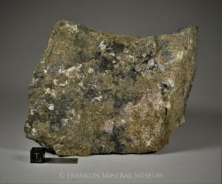 Clinohedrite,  willemite,  calcite,  hardystonite - Franklin,  NJ 3
