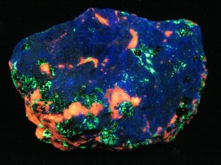 Fluorescent Hardystonite,  Clinohedrite,  Willemite,  Franklin,  NJ 5 - color 20 3