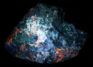 Clinohedrite,  hardystonite,  willemite fluorescent minerals,  Franklin,  NJ 2