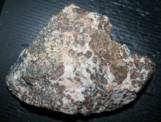 Clinohedrite,  hardystonite,  willemite fluorescent minerals,  Franklin,  NJ 3