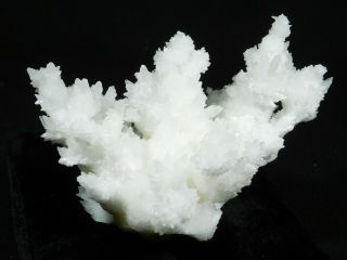 A Big 100 Natural Bright White ARAGONITE Crystal Cluster With a Stand 313gr 2