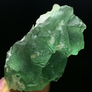 125g Natural Translucent Green Pyramid Fluorite Crystal Mineral Specimen/china