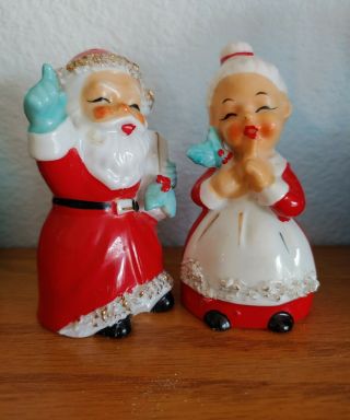 Vintage Christmas Santa & Mrs.  Claus Salt And Pepper Shakers 1960s Japan Cute