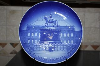 1895 - 1970 The Royal Palace Amaliemborg B & G Copenhagen Porcelain 9 Inch Plate