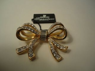 Vintage Swarovski Signature Jewelry Golden & Crystal Bow Design Brooch - Tag 2