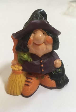 Vintage Halloween Hallmark Merry Miniatures Figure 1977 Witch W/ Broom Vg