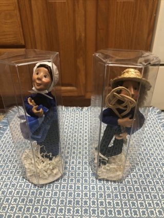 Byers Choice Kindle Amish Man And Woman Bendable 7”