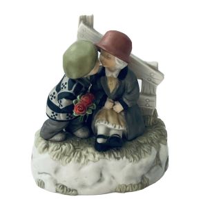 1998 Vintage Kim Anderson Enesco Kissing Couple Musical Ceramic Figurine
