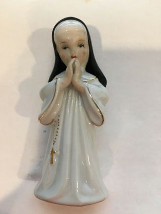 Vintage Geo Z Lefton Nun Figurine Hand Painted Porcelain