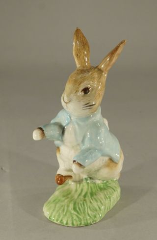 Vintage Mrs.  Rabbit And Bunnies Beatrix Potter Figurine 3 3/4 " Tall