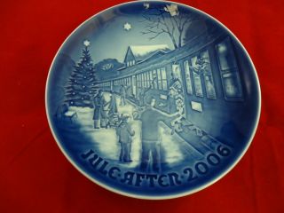 2006 B&g Bing & Grondahl Christmas Plate " Welcoming Guests For Christmas "