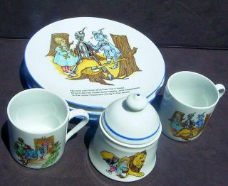1991 Smithsonian Reutter Childrens Wizard Of Oz Tea Set 3 Plates,  2 Cups,  Sugar