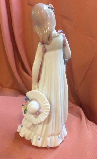 Mallorca Porcelain Figurine Lady W/ Umbrella & Hat 3
