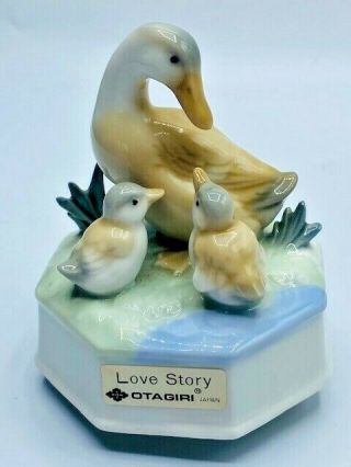 Vintage Otagiri Mother Duck And Ducklings Porcelain Music Box Love Story