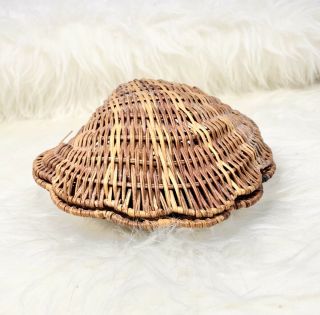 Vintage Wicker Clam Shell Basket Hinged Nautical Decor Beach Boho Natural Storag