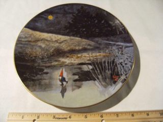 Rien Poortvliet Collector Plate Gnome Four Seasons.  First Skater.  Winter.