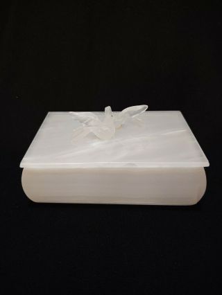Carve White Alabaster Trinket Jewelery Box W 2 Love Birds On The Lid.  5 " X3 " X1.  5 "