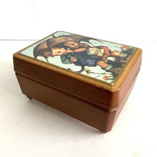 Vintage Music Box “raindrops Keep Falling On My Head” Wooden Made In Japan
