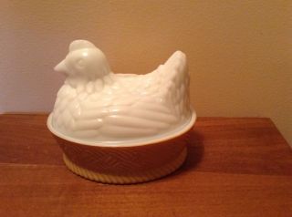 Vintage Avon White And Tan Milk Glass Hen On Nest Soap Butter Candy Dish W/soap