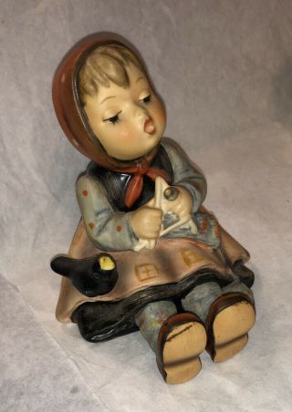 Hummel Goebel Tmk6 Happy Pastime Girl Knitting Figurine Vintage 69