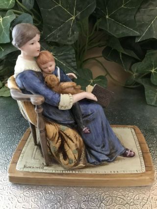 Norman Rockwell Figurine Bedtime 1979 (woman Mom Child)