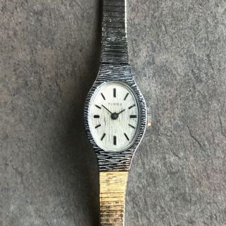 Very Cool Vintage Timex Women’s Mechanical Watch Silver Tone Bin T