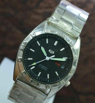 Vintage Seiko 5 Day Date 17 Jewels 7009 Automatic Movement Men 
