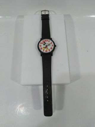 Vintage Lorus Mickey Mouse Watch V515 - 6000 And Running.
