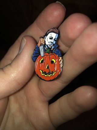 Rare Cavity Colors Halloween 40th Anniversary Candle Pin Creepy Carver