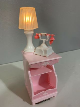VTG 1990 BARBIE SWEET ROSES MAGICAL MANSION NIGHT STAND LAMP & PHONE missing rug 2